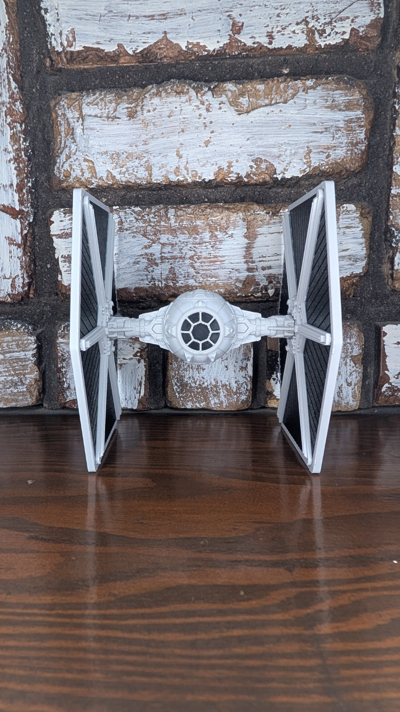 Tie-Fighter Model Kit