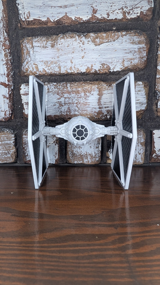 Tie-Fighter Model Kit